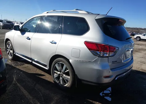 2016 Nissan Pathfinder Platinum из США, поврежденный, VIN 5N1AR2MM9GC668175